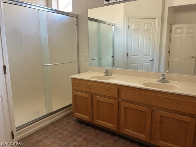 Foto del edificio - 2578 Woodson Ave