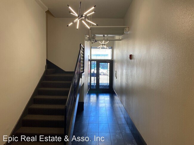 Building Photo - 4 br, 3 bath House - 2171 Mission St, #402