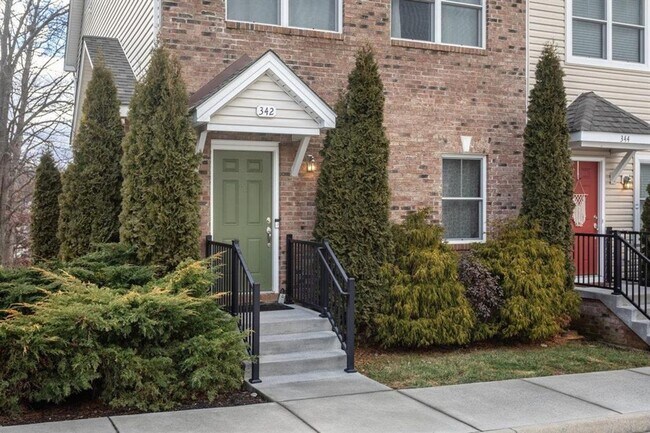 Foto del edificio - Spacious Townhouse with BONUS THEATER ROOM