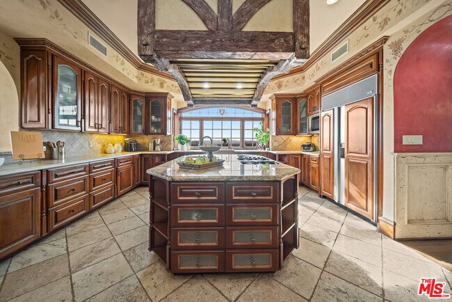 Foto del edificio - 3316 Viewcrest Dr
