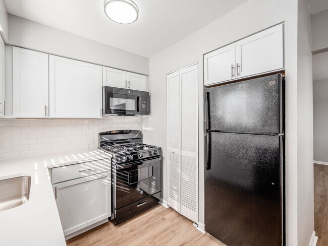 Foto del edificio - 620 Riverview Dr