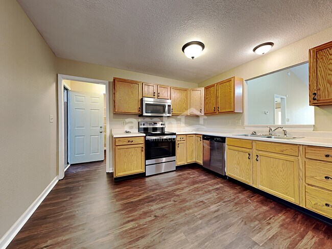 Foto del edificio - 220 Longview Bend