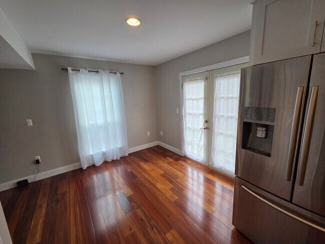 Foto del edificio - 115 Waltham Ct