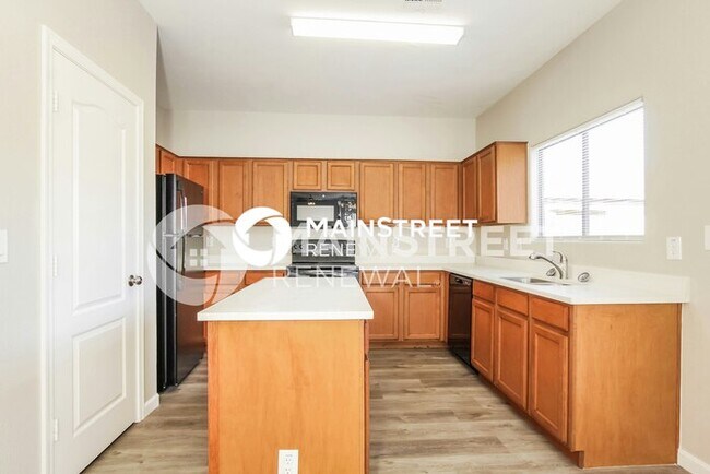 Foto del edificio - 6 Bedroom Pet-Friendly Home in Tolleson, AZ with Main Street Renewal