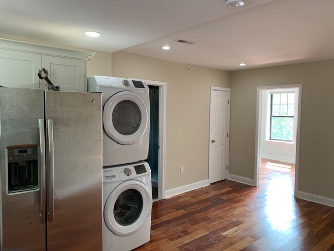 Foto del edificio - 3639 Lancaster Ave