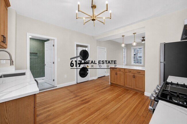 Building Photo - 42 Etna St