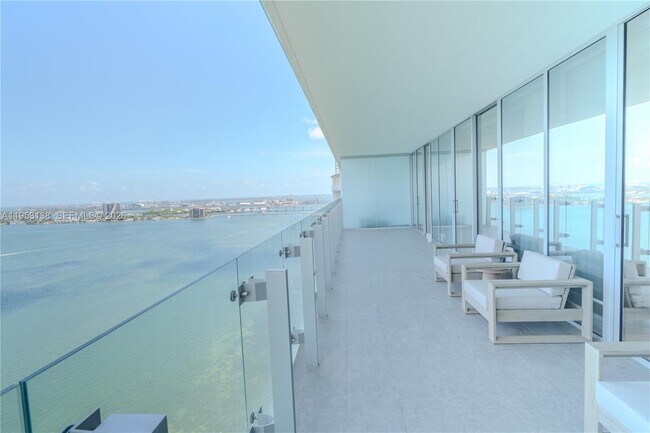 Foto del edificio - 700 NE 26th Terrace