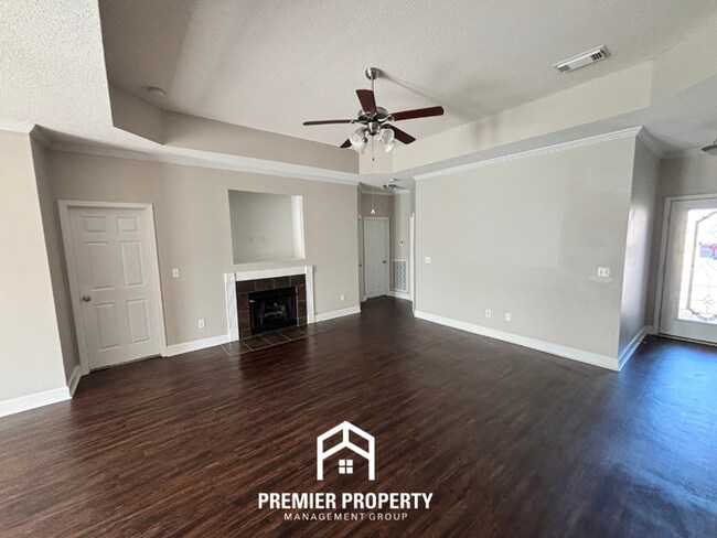 Building Photo - Charming 3BR Tuscaloosa Home | Hardwood Floors, Brick Fireplace, 2-Car Garage & Fenced Yard