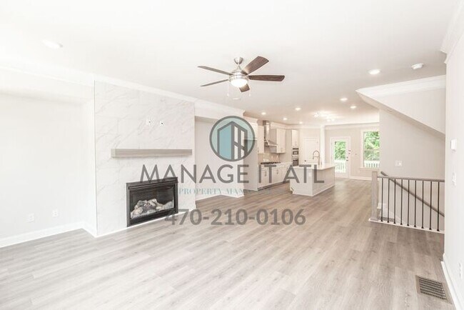 Foto del edificio - Elegant 4 bedroom Townhome in Chamblee close to I-85