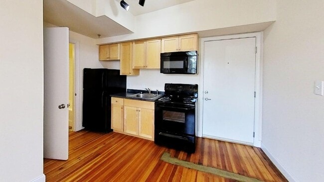 Building Photo - 615 Lindsay St