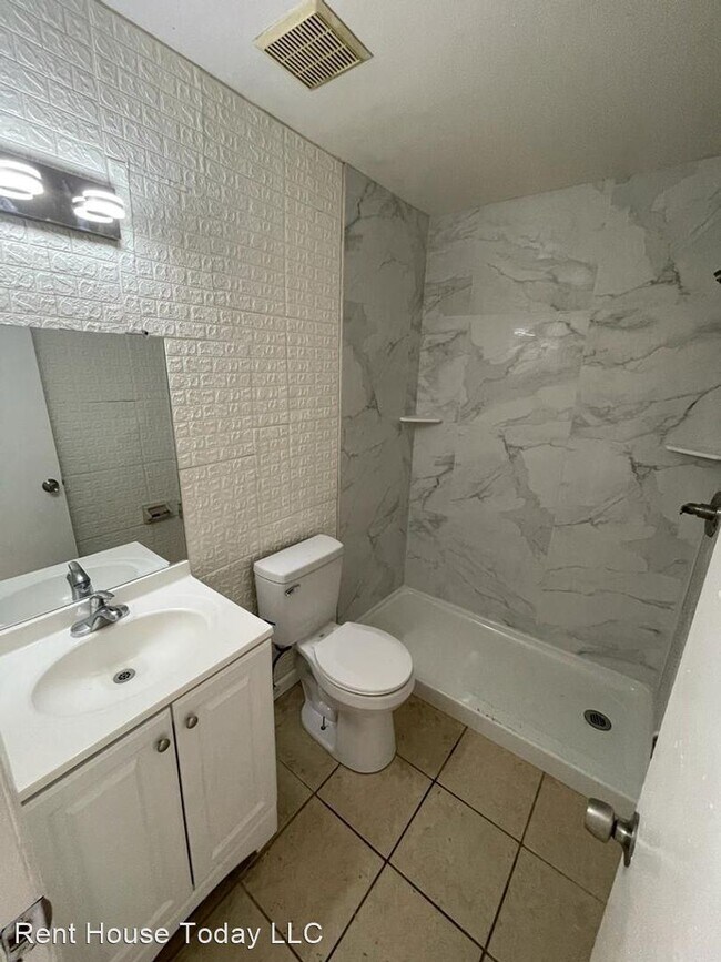 Building Photo - 3 br, 1 bath House - 226 6th Jpv