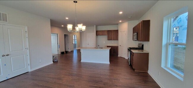 Building Photo - 7539 Tanglewood Way