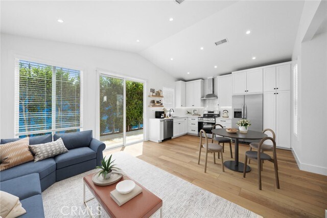 Foto del edificio - 243 E 20th St