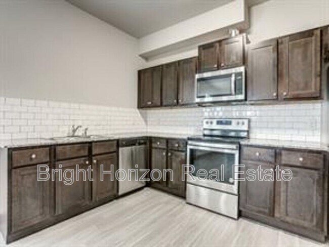 Foto del edificio - 10612 Tube Dr