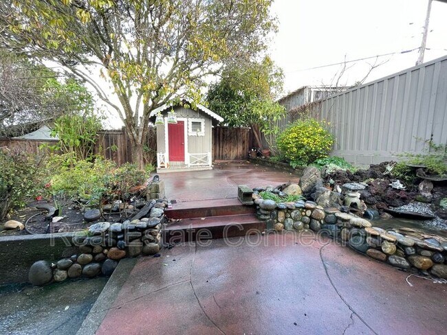 Building Photo - 3713 Southwood Ave
