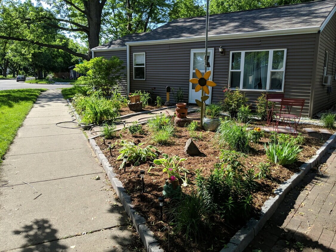 Foto principal - 3486 Hargrove St