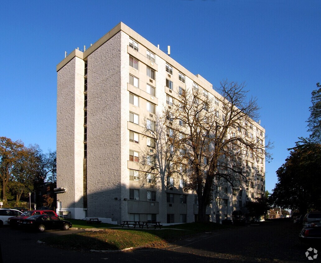 Washington Heights Apartments in Bridgeport, CT