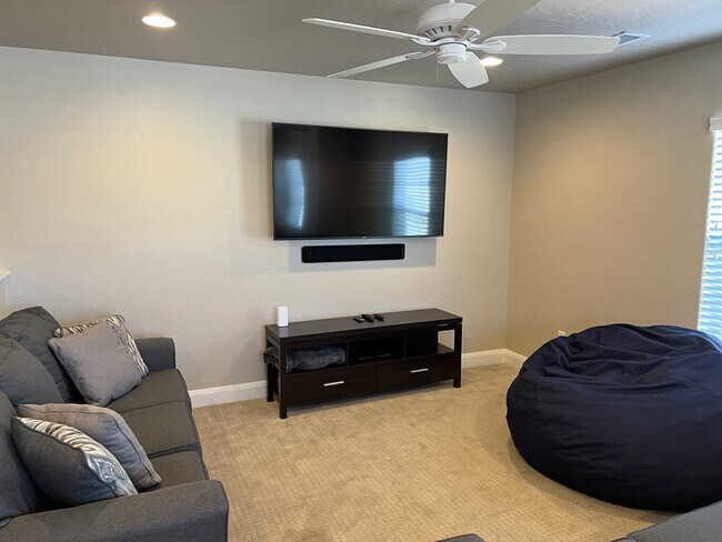 Foto del edificio - 1911 E Fiesta Ln