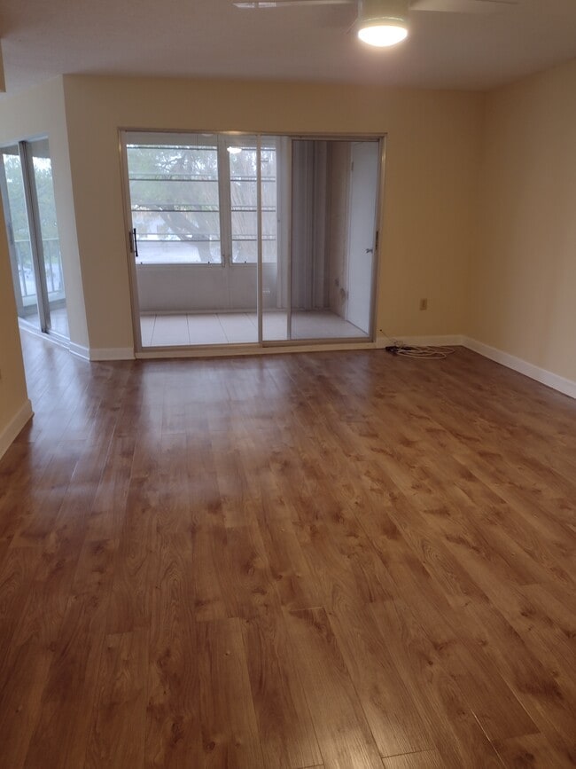 Building Photo - 1655 S Highland Ave