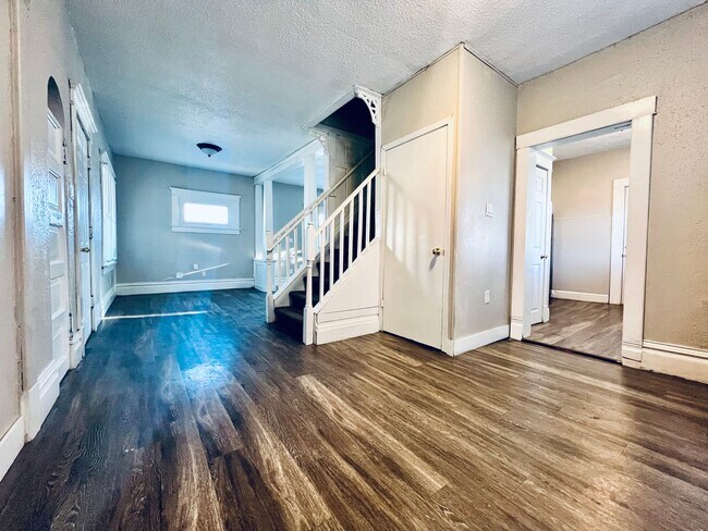Foto del edificio - 3-Bed House in Waterloo