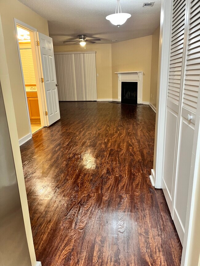 Combined Living/Dining Room - 4790 Champion Way