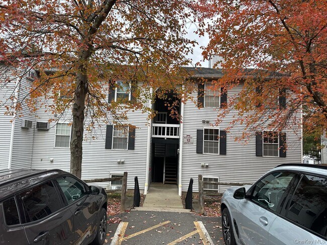 Foto del edificio - 12 Lexington Hills Rd