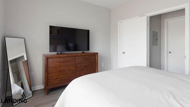 Building Photo - 9835 Fredericksburg Rd