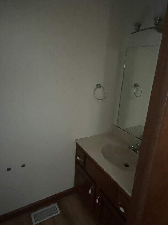 Foto del edificio - 1944 Tennyson Ave NE