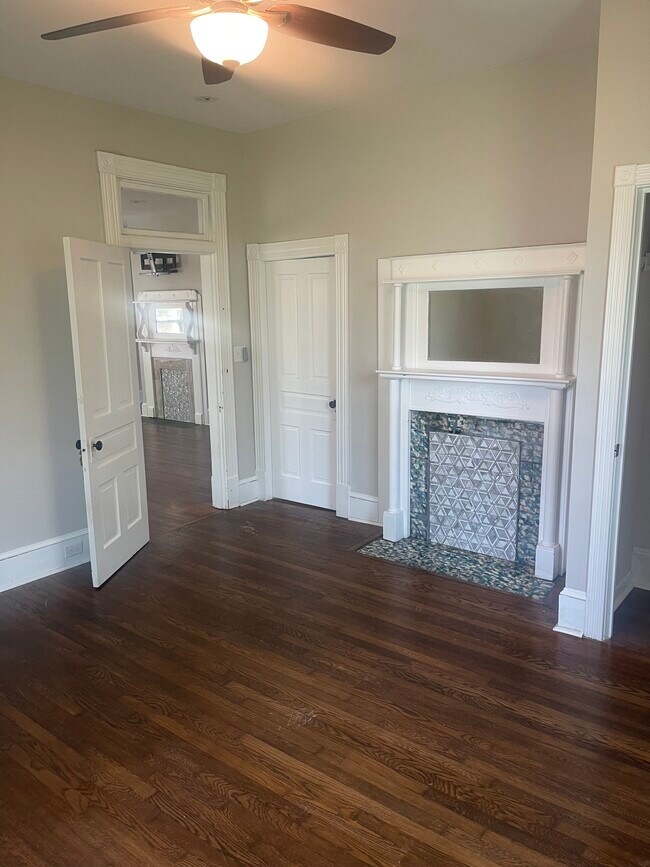 Building Photo - 219 E Springdale Ave