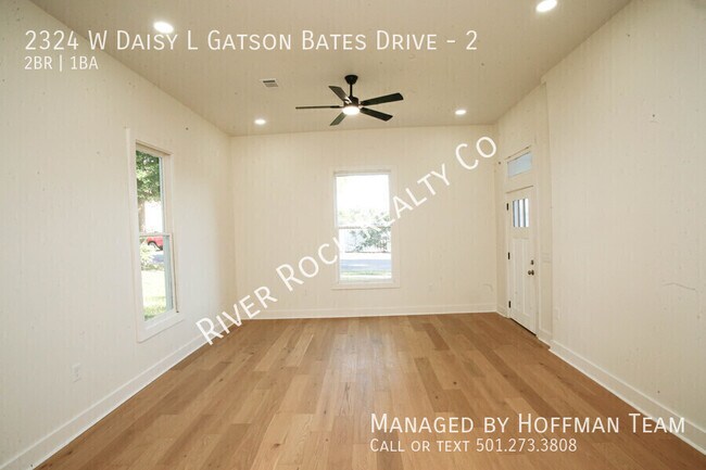 Foto del edificio - 2324 W Daisy L Gatson Bates Dr