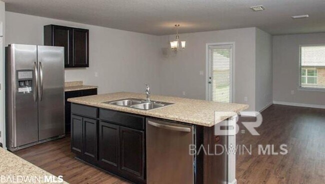 Building Photo - 34523 Paisley Ave