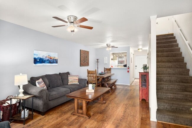 Building Photo - 604 White Mountain Dr