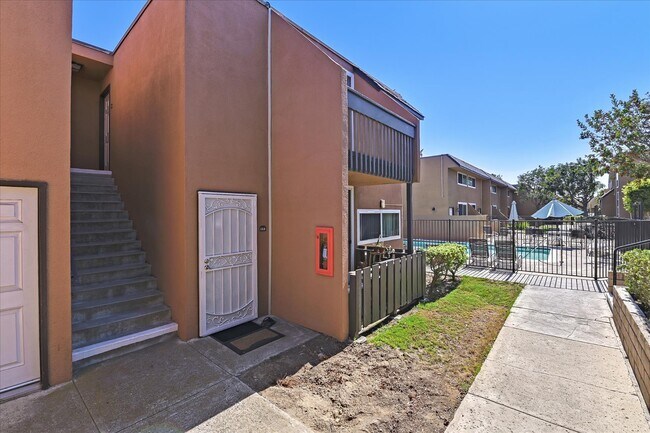 Foto del edificio - 6555 Mount Ada Rd