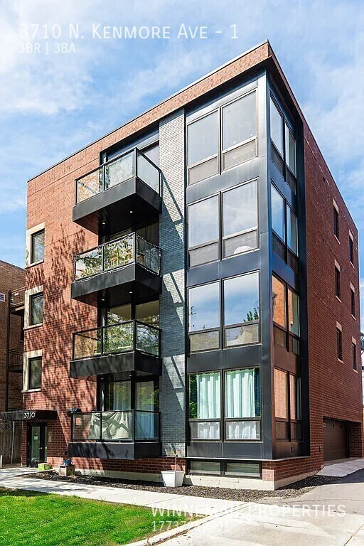 Building Photo - 3710 N Kenmore Ave