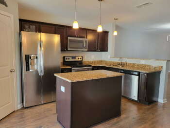 Foto del edificio - Spacious 2BR Townhome Close to Nashville & Local Amenities