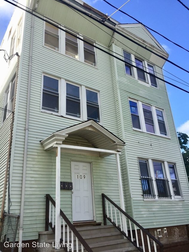 109 Leslie St, Newark, NJ 07112 Condo for Rent in Newark, NJ