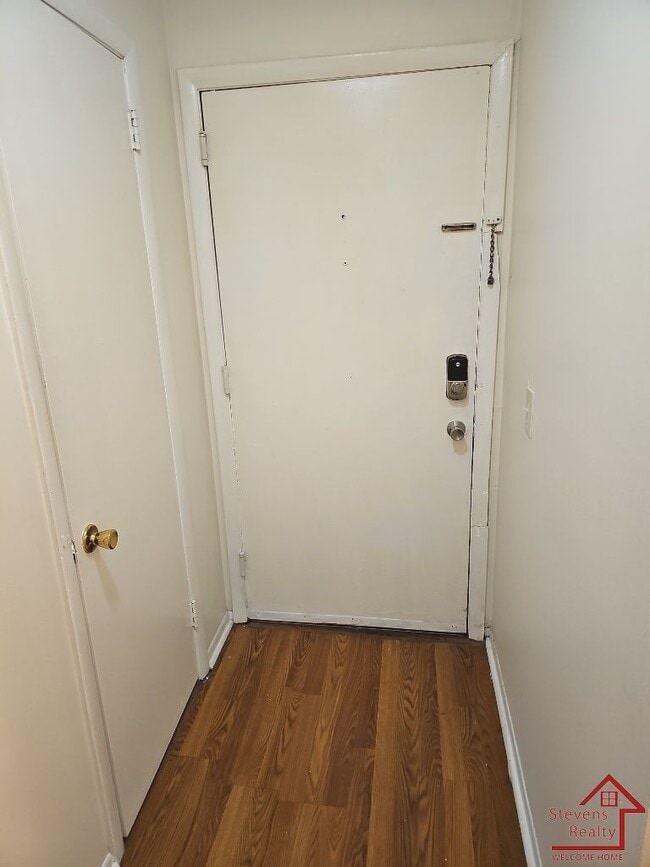 Building Photo - 441 Harding Pl