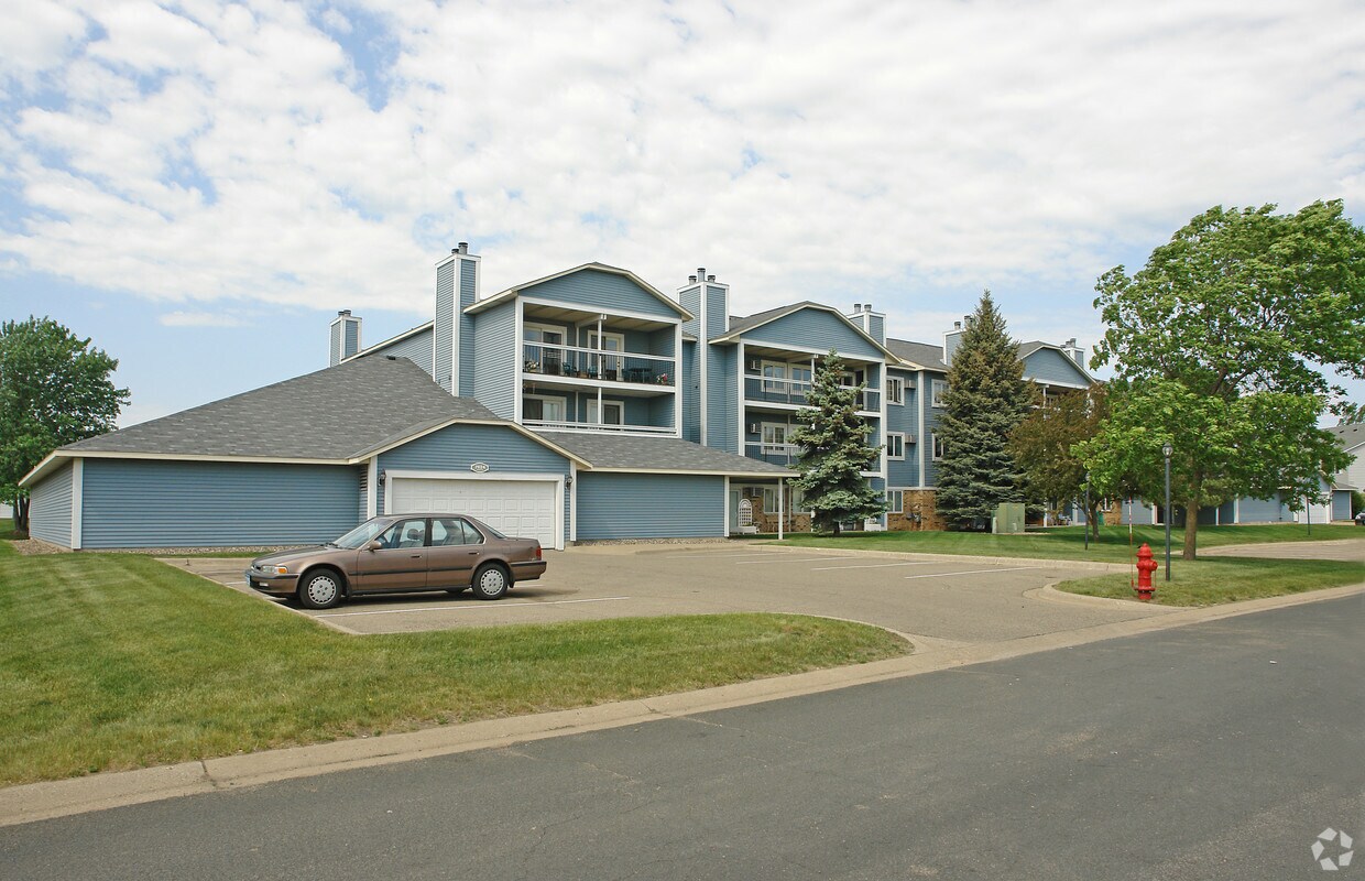 7624 157th St W, Apple Valley, MN 55124 Apartments in Apple Valley