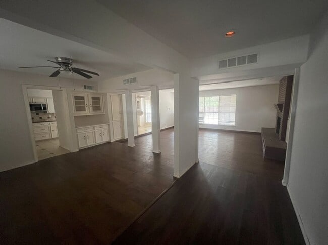 Building Photo - 3813 Whiterock Trail