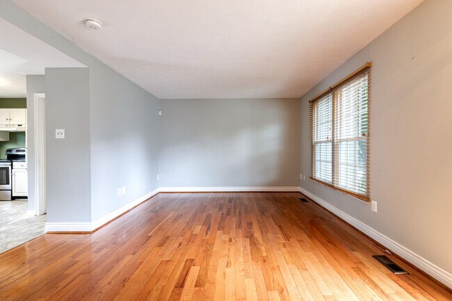 Foto del edificio - 5320 Castlestone Dr