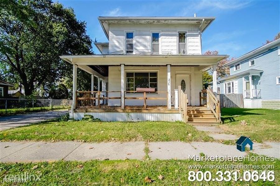 Primary Photo - 4 br, 2 bath House - 215 N Oakley St