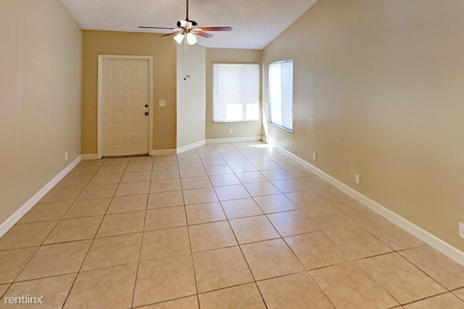 Building Photo - 5680 Strawberry Lakes Cir