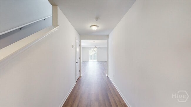 Building Photo - 652 Hogan Dr