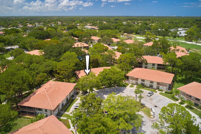 Foto del edificio - 563 Brackenwood Pl