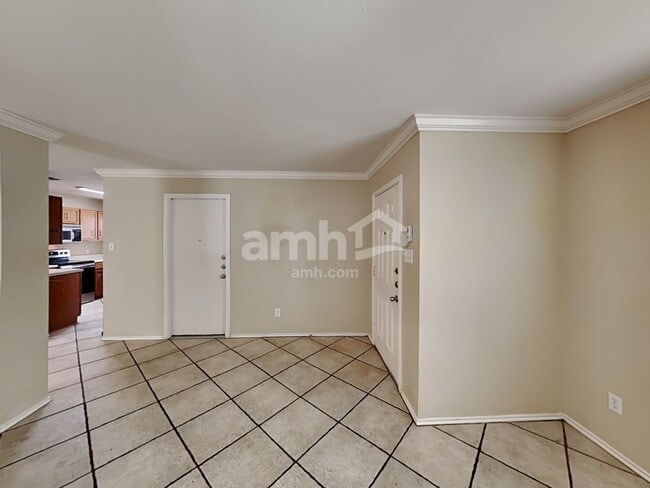 Building Photo - 10711 N Shaenridge