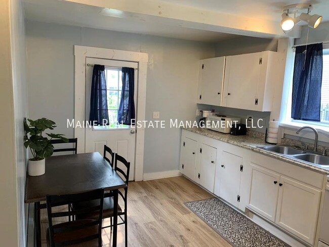 Foto del edificio - 5-11 6th St. Apt.-1