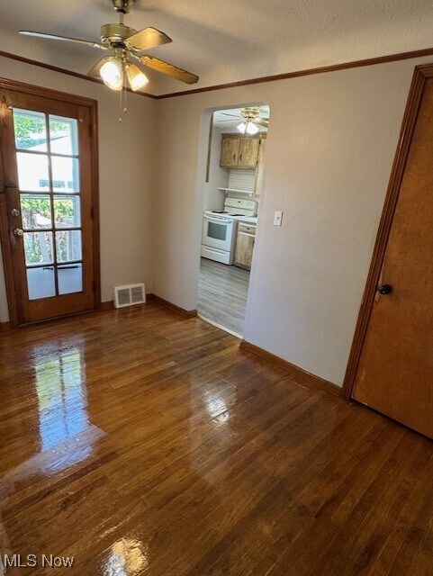 Foto del edificio - 385 E 271st St