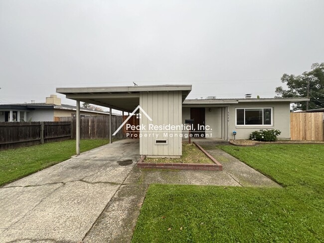 Building Photo - Fruitridge Manor 3bd/1ba House