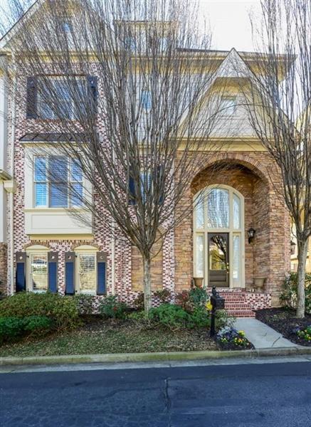 Building Photo - 1379 Village Park Dr NE