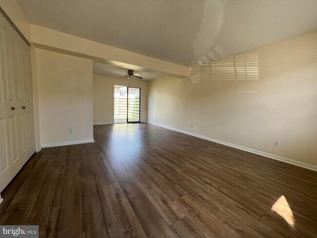 Foto del edificio - 24 Countryplace Ln